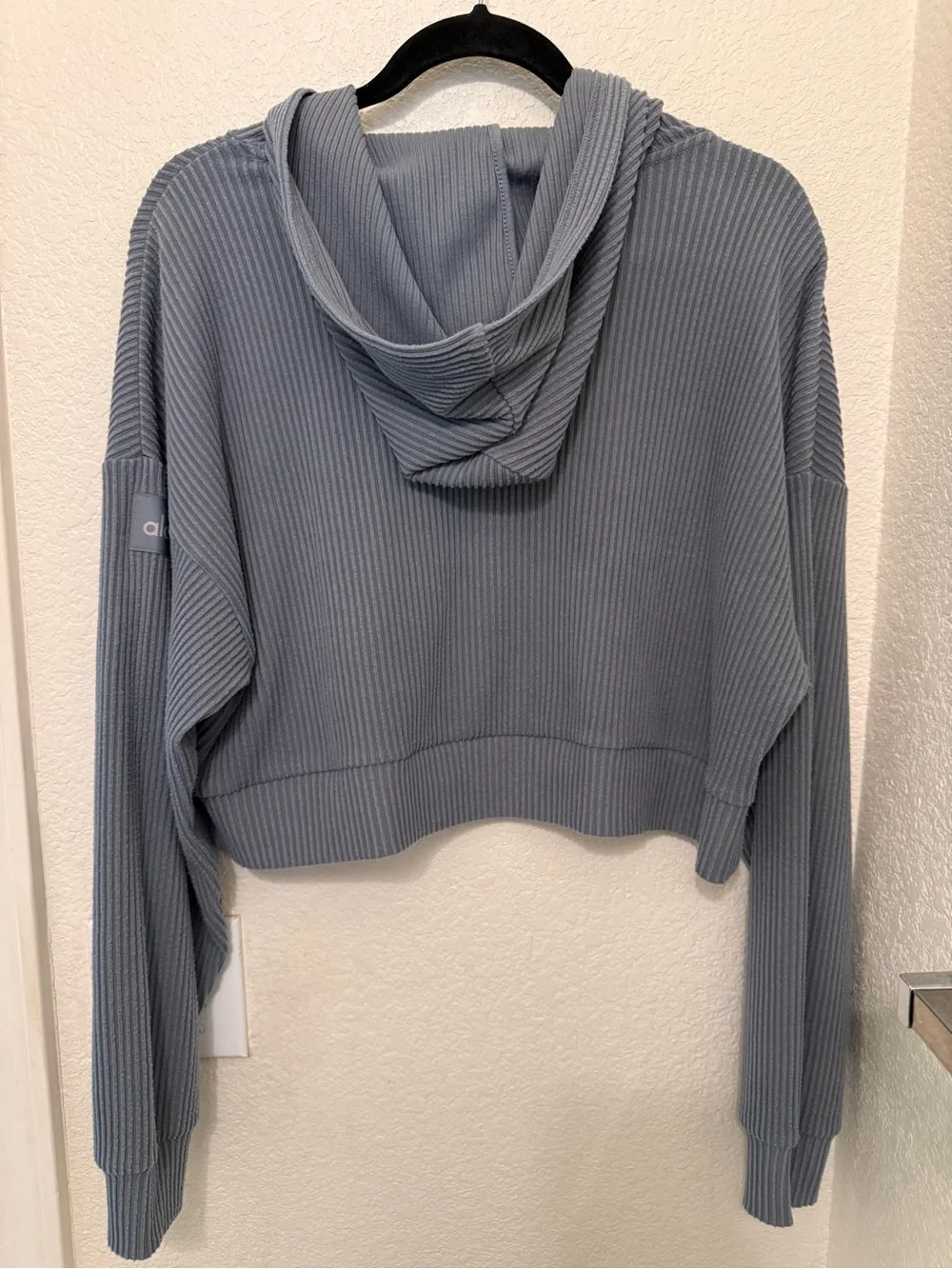 ALO Yoga Muse Cropped Ribbed Hooded Gray Sweater